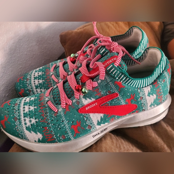 Brooks Womens' Vibrant Green and Red Sneakers - Picture 5 of 6